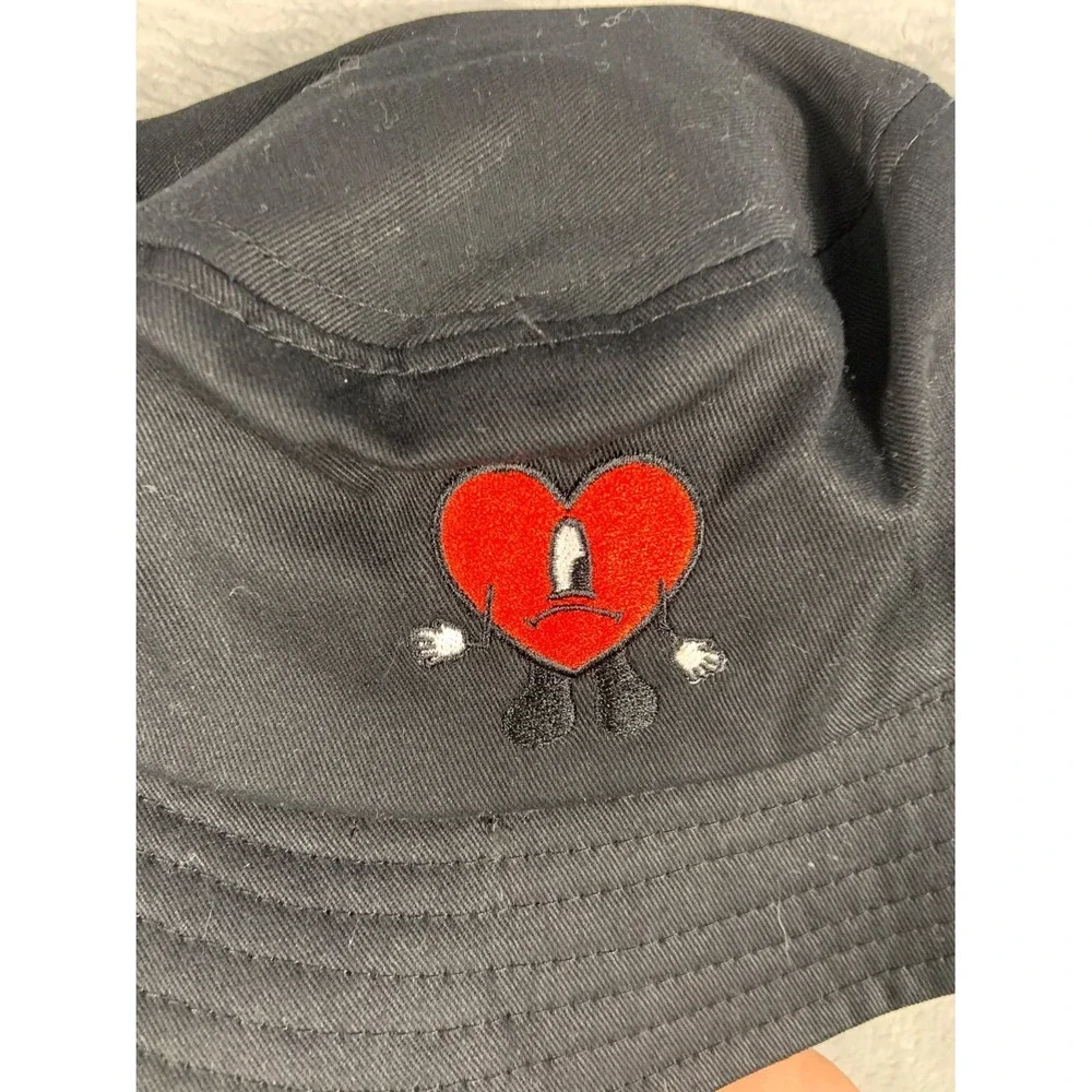Bad Bunny Un Verano Sin Ti Heart Bucket Hat Black Embroidered Sun